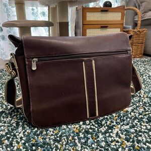 Piel Leather Four Section Urban Messenger Bag